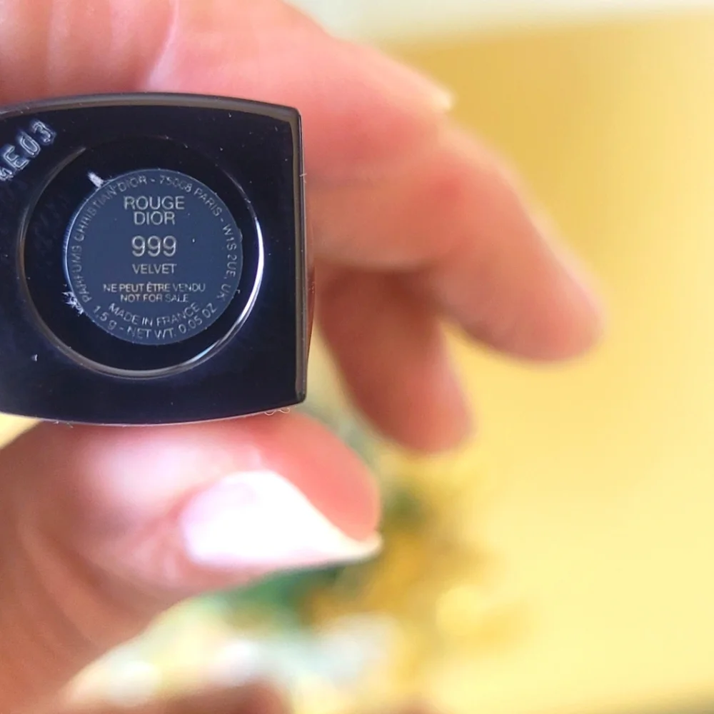 - Dior 999 Rouge Lipstick Velvet Couture Colour ‎ Embossed Logo